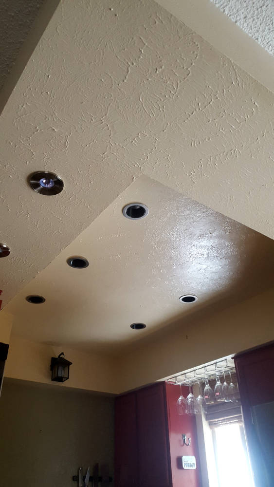 kitchen ceiling with a drywall texture from the 70s
